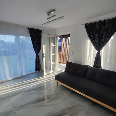 Luxus Cluj Airport Apartments Exterior photo